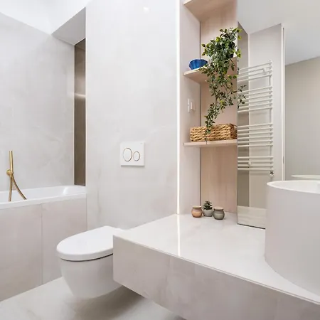 Apartment North By Urbanesq Cortina G