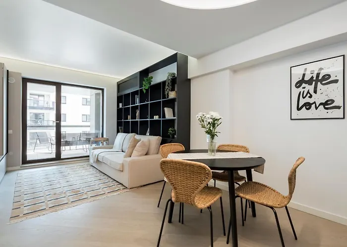 North By Urbanesq Cortina G * ブカレスト